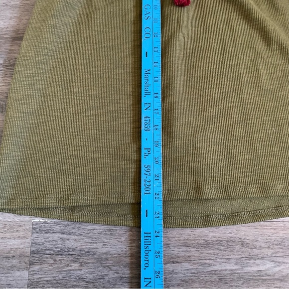 EUC THML size Medium Smocked Yoke Knit Top 031424 - Picture 5 of 8